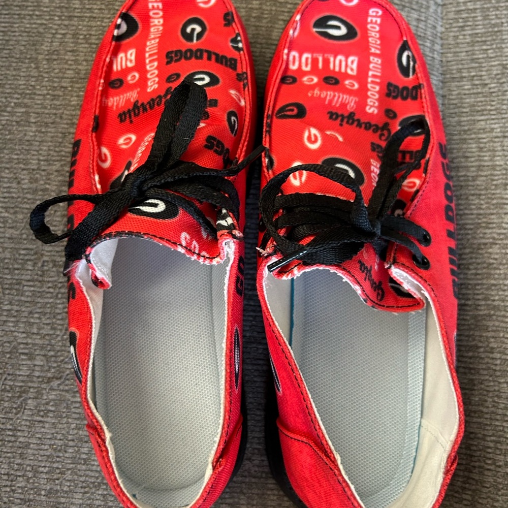 Red and Black Sneakers with Team Graphics - Picture 4 of 5